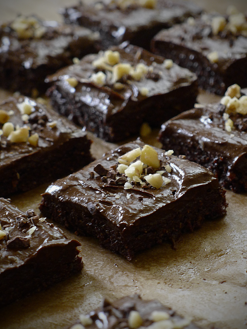 Raw-Brownies-with-Frosting